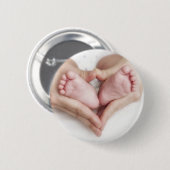 母手のベビーの足 缶バッジ (正面&裏面)