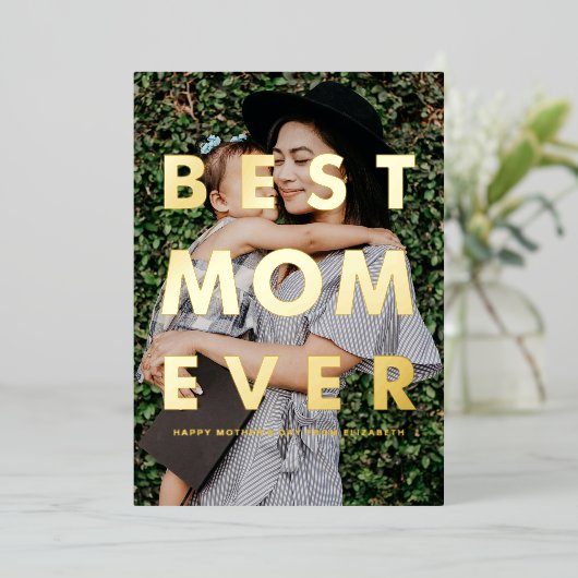 母最高のの日のカードを重ねて母の写真 箔招待状 (立ち正面)