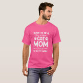 母猫生まれの家で過ごす女性 Tシャツ (正面フル)
