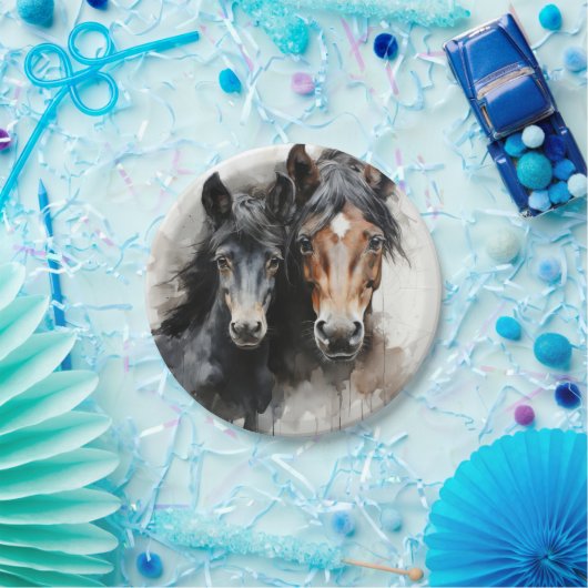 母親と一緒に群がる ペーパープレート (パーティー)