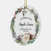 母親のクリスマスを思い出す白いフローラの花 セラミックオーナメント (右)