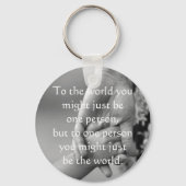 母親の価値 キーホルダー (正面)