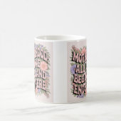 母親魅力的の意味ある母親のフローラ コーヒーマグカップ (中央)