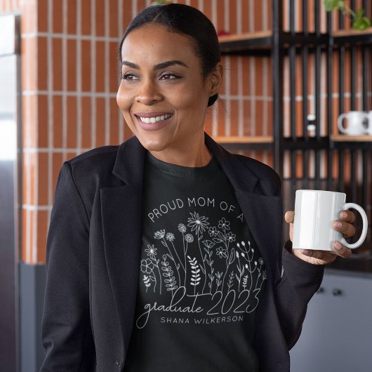 母誇りを持ったが咲く野花モダン Tシャツ