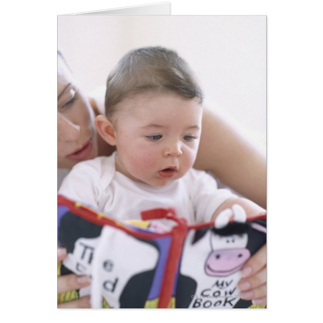 母読は男の赤ちゃんだ。母親の顔 (正面)