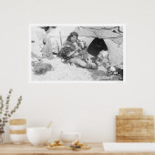 母食べ物を与えの子アラスカ1907 ポスター (キッチン)