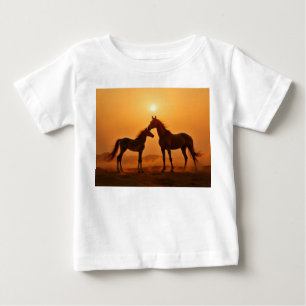 母馬と子馬 ベビーTシャツ
