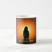 母：私の最初の友人、私の永遠の英雄 | 心から コーヒーマグカップ (中央)