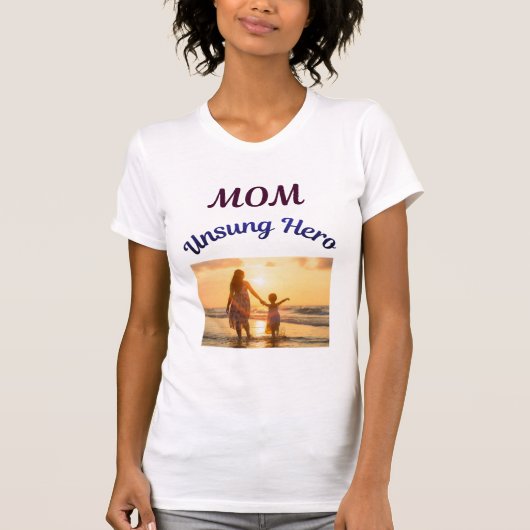母、語られざる英雄  Tシャツ (正面)