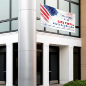 毎年パレード7月4日赤白青 横断幕 (ビルの外側)