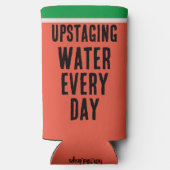 毎日おもしろいの水スイカの夏をアップステージング スリム缶クーラー (裏面)