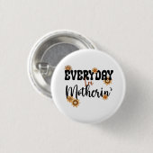 毎日お母さん 缶バッジ (正面&裏面)