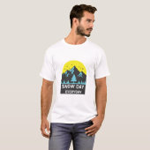 毎日がスノーデイ イエローサン マウンテンTシャツ Tシャツ (正面フル)