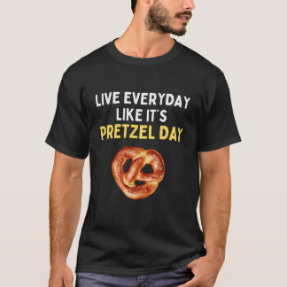 毎日がプレッツェルの日 Tシャツ
