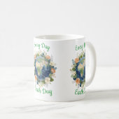 毎日が地球の日 フローラルリース Earth コーヒーマグカップ (正面右)