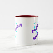 毎日が愛の私の体の日 ツートーンマグカップ (中央)