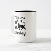 毎日が猫おもしろい熱狂するだ ツートーンマグカップ (正面左)