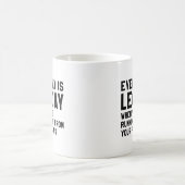 毎日が脚の日である コーヒーマグカップ (中央)