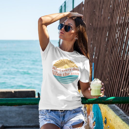 毎日のように昇る太陽レトロ前向き引用文 Tシャツ