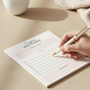 毎日のプランナースクリプトを実行する赤面ピンクのメモ帳 ノートパッド