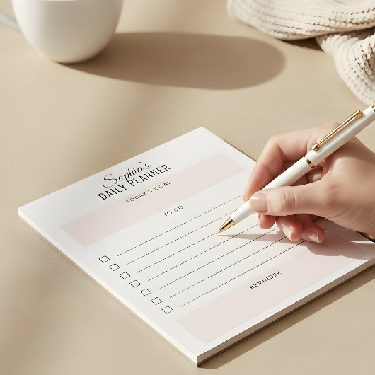 毎日のプランナースクリプトを実行する赤面ピンクのメモ帳 ノートパッド