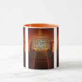 毎日の保護のための祈りの言葉ツートーンマグ マグカップ (中央)