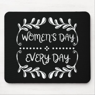 毎日の女性の日 マウスパッド