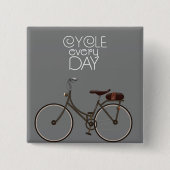 毎日サイクル 缶バッジ (正面)