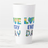 毎日マッチする愛の大地 カフェラテマグ (正面)