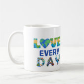 毎日マッチする愛の大地 コーヒーマグカップ (左)