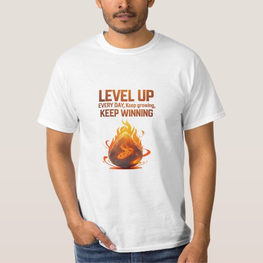毎日レベルアップ – Fiery Stone Power Tee Tシャツ (正面)
