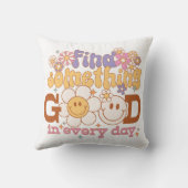 毎日何か良いものを見つける クッション (裏面)