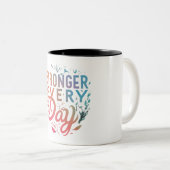 毎日強い ツートーンマグカップ (正面右)