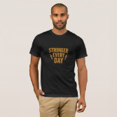 毎日強くなるモチベーショナルTシャツデザイン Tシャツ (正面フル)