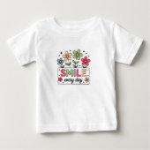 毎日笑って レトロな色あいの花の模様のキッズ服 ベビーTシャツ (正面)