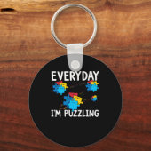毎日、私は困惑している。自閉症啓発月 キーホルダー (正面)