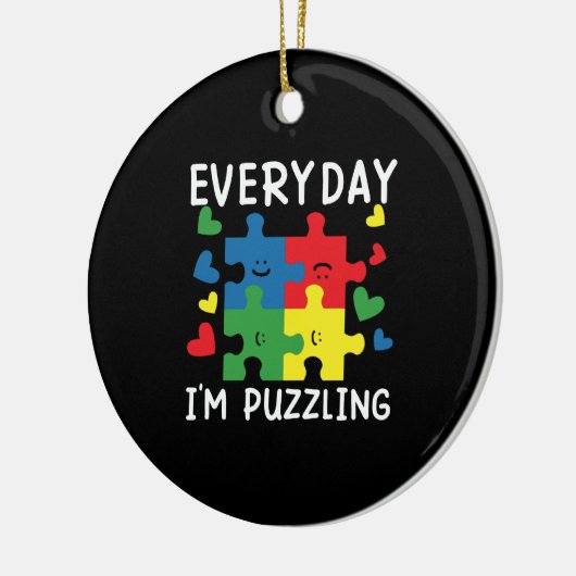 毎日、自閉症に対する気おもしろい付きをパズルにする セラミックオーナメント (左)