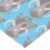 毛おもしろいのマンモス漫画イラストレーション ショートテーブルランナー (コーナー)