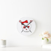 毛の付属のスカル及びはさみ(赤い) ラウンド壁時計 (ホーム)