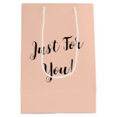 毛皮のコートを着ているウサギ ミディアムペーパーバッグ (裏面)