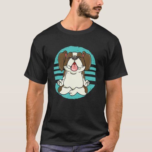 毛皮の犬が座っめい想ている Tシャツ (正面)