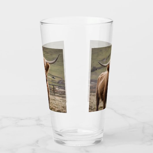 **「毛織の茶色い高地の牛の毛皮の陛下** タンブラーグラス (左)