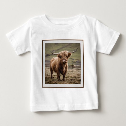 **「毛織の茶色い高地の牛の毛皮の陛下** ベビーTシャツ (正面)