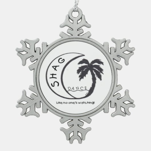 毛羽織りのダンスのオーナメント スノーフレークピューターオーナメント (正面)