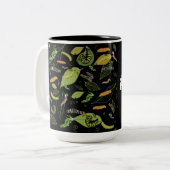 毛虫と葉パーソナライズされた ツートーンマグカップ (正面左)