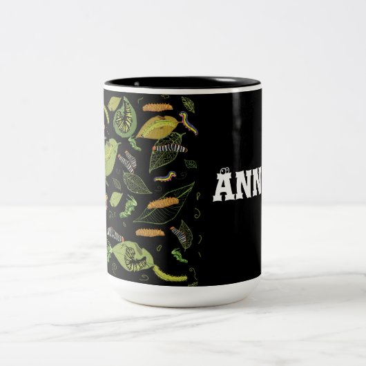 毛虫と葉パーソナライズされた ツートーンマグカップ (中央)
