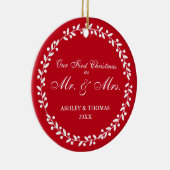 氏および夫人円形の赤Gとして私達の初めてのクリスマス セラミックオーナメント (右)