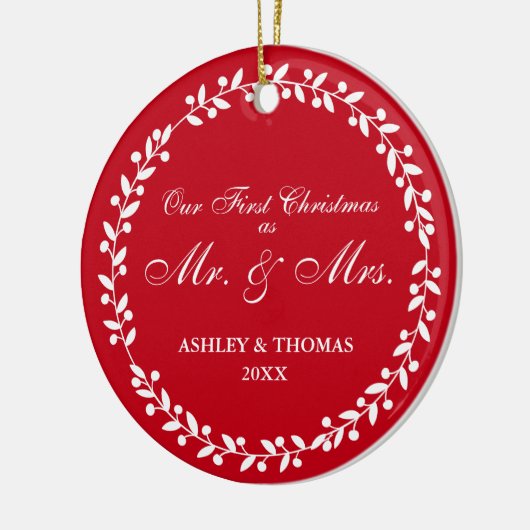 氏および夫人円形の赤Gとして私達の初めてのクリスマス セラミックオーナメント (左)