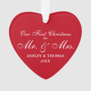 氏および夫人赤いハートとして私達の初めてのクリスマス オーナメント