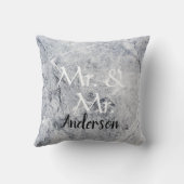 氏および氏名前をカスタムするの灰色の大理石の陽気な結婚式 クッション (裏面)
